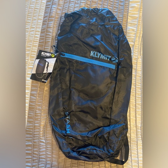 NEW-KLYMIT STASH 18 Daypack Backpack Hydration Pack Black Blue Air Frame. Unisex
